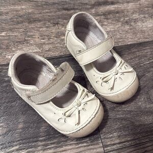 Stride rite Mary Jane shoes white size 5.5 girls used